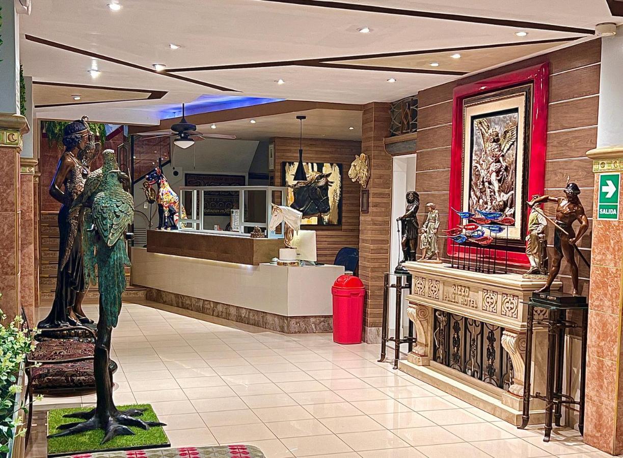 里佐广场酒店 通贝斯 外观 照片