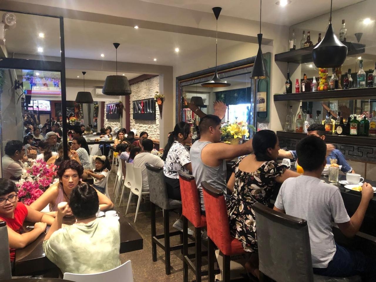里佐广场酒店 通贝斯 外观 照片